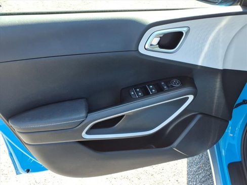 Used 2023 Kia Soul GT-Line image 16