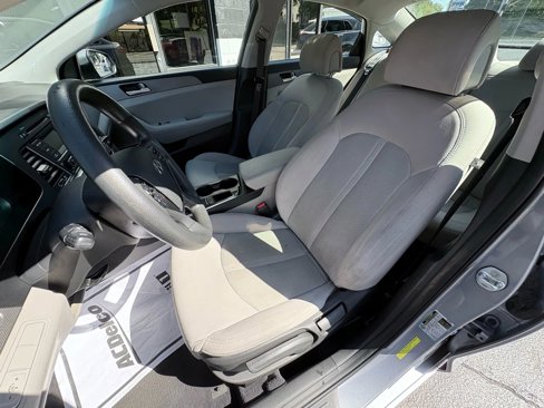 Used 2017 Hyundai Sonata SE image 12