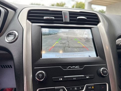 Used 2019 Ford Fusion SE image 24
