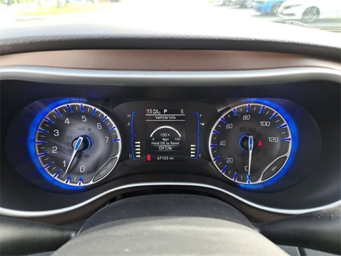 Used 2020 Chrysler Voyager L image 26