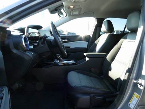Certified 2024 Chevrolet Trax LT w/ LT Convenience Package image 18