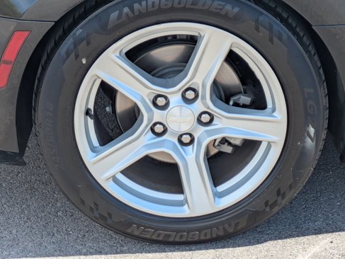 Used 2019 Chevrolet Camaro LT w/ Technology Package image 9