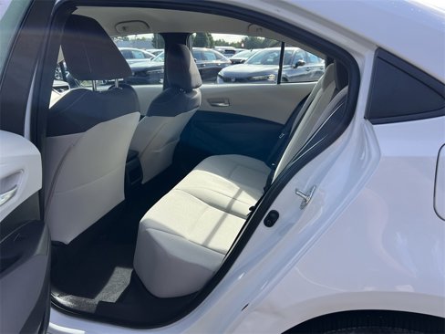 Used 2020 Toyota Corolla LE image 9