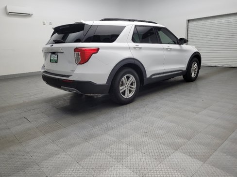 Used 2020 Ford Explorer XLT w/ Equipment Group 202A image 9