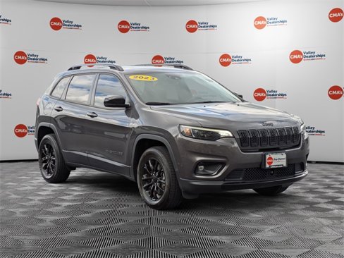 Certified 2023 Jeep Cherokee Altitude Lux image 3