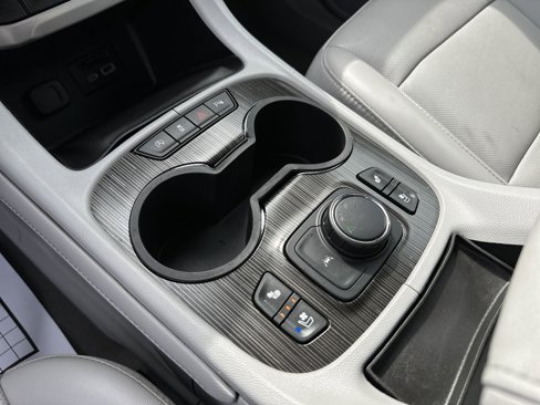 Used 2021 GMC Acadia SLT w/ Preferred Package image 33