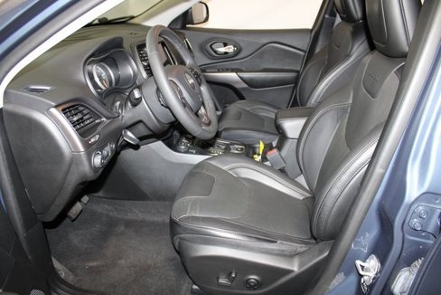 Used 2021 Jeep Cherokee Latitude Lux w/ Comfort/Convenience Group image 8