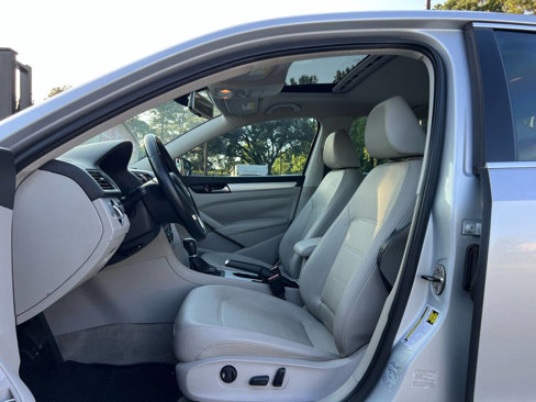 Used 2013 Volkswagen Passat TDI SE image 12