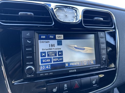 Used 2011 Chrysler 200 Limited image 18