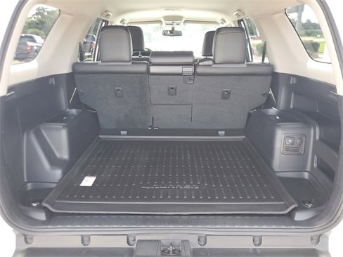 Used 2017 Toyota 4Runner SR5 Premium image 7