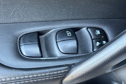 Certified 2022 Nissan Rogue Sport S image 12
