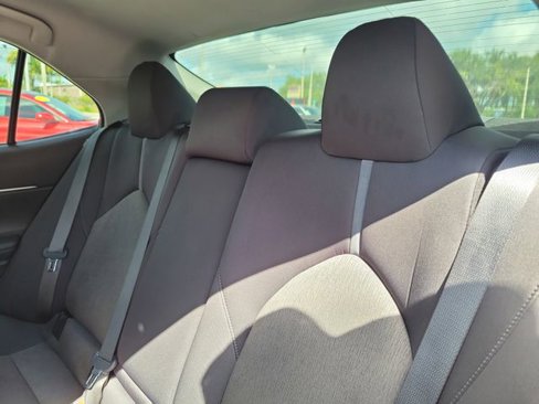 Used 2021 Toyota Camry LE image 11