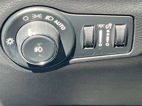 Used 2019 Jeep Compass Limited image 10