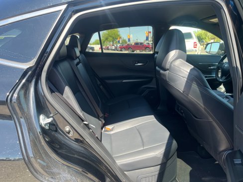 Used 2022 Toyota Venza XLE image 18