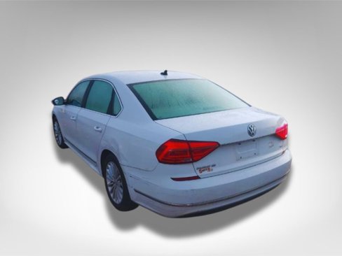 Used 2016 Volkswagen Passat 1.8T SE w/ Lighting Package (P06) image 3
