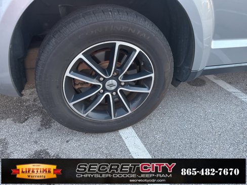 Used 2018 Dodge Journey SE w/ Blacktop Package image 17
