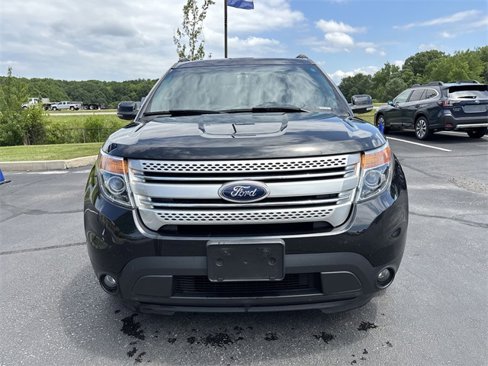 Used 2014 Ford Explorer XLT w/ Equipment Group 202A image 4