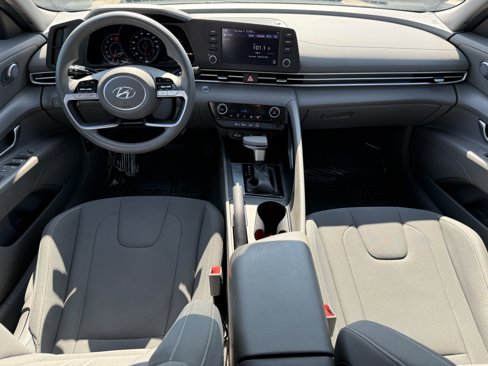 Used 2023 Hyundai Elantra SEL image 13