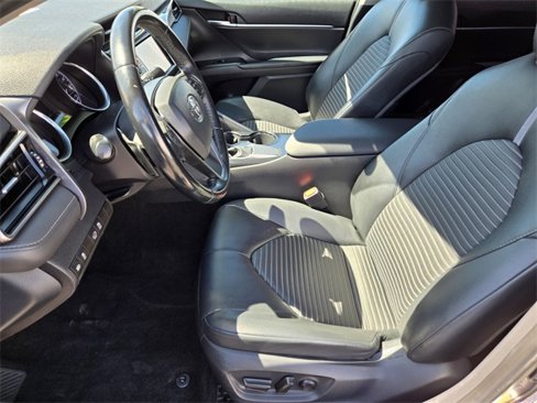 Certified 2019 Toyota Camry SE image 10