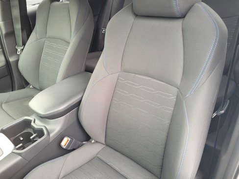 Used 2022 Toyota RAV4 SE image 15