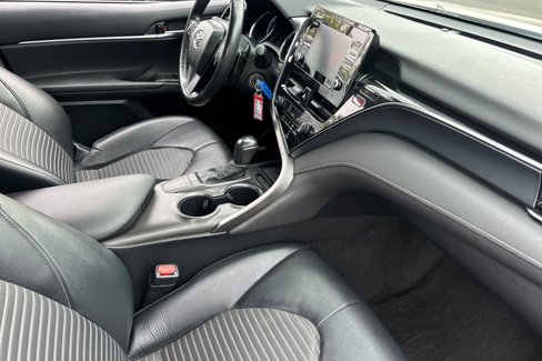 Used 2022 Toyota Camry SE image 16