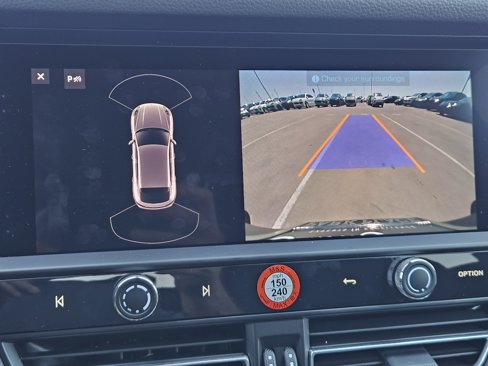 Used 2025 Porsche Macan image 18