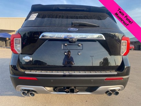 Used 2021 Ford Explorer King Ranch w/ Premium Technology Package image 8