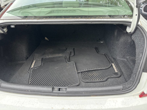 Used 2018 Volkswagen Passat 2.0T R-Line image 13