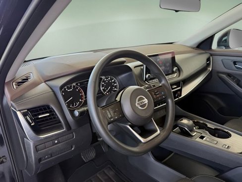 Used 2021 Nissan Rogue SV image 18