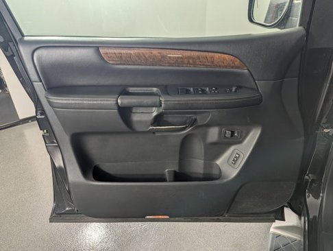 Used 2014 Nissan Armada Platinum w/ 2nd Row Captain Seat Package image 8