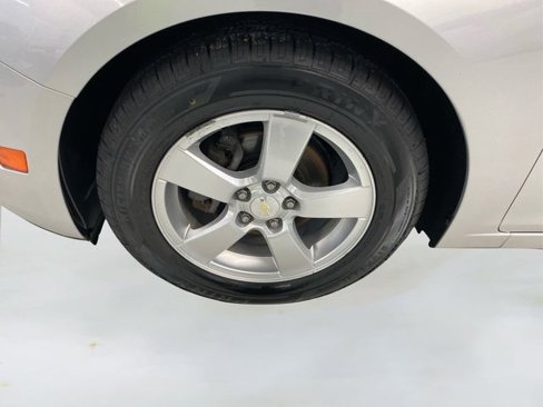 Used 2015 Chevrolet Cruze LT image 18