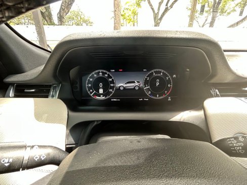 Used 2020 Land Rover Discovery Sport SE R-Dynamic image 23