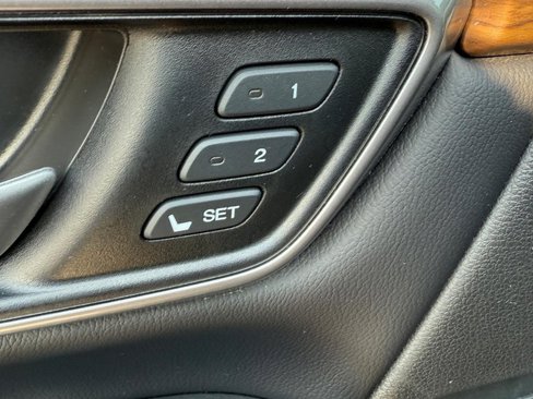 Used 2018 Honda CR-V Touring image 17