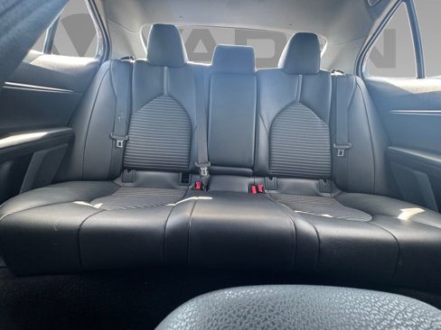 Used 2023 Toyota Camry SE image 2