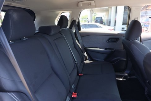 Used 2023 Nissan Rogue S image 18