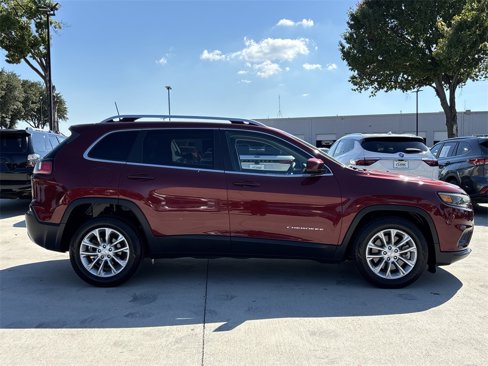 Used 2019 Jeep Cherokee Latitude w/ Popular Appearance Group image 3