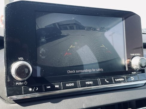 Used 2023 Mitsubishi Outlander ES image 16