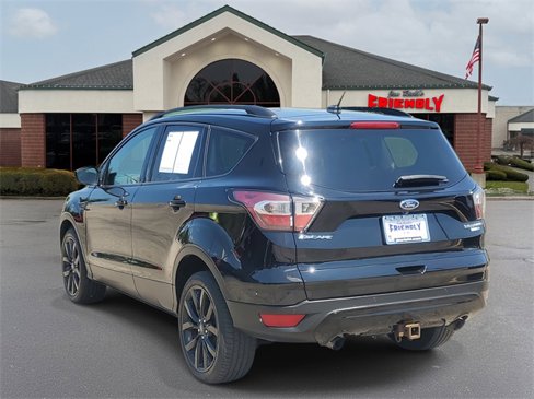 Used 2017 Ford Escape Titanium image 3