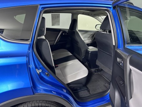 Used 2018 Toyota RAV4 XLE image 12