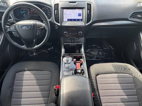 Used 2020 Ford Edge SE image 14