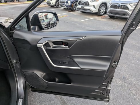 Used 2021 Toyota RAV4 XLE image 24