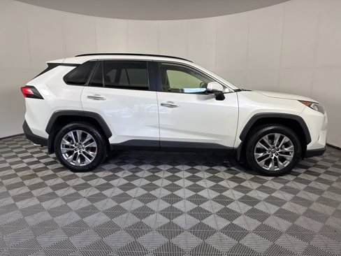 Used 2021 Toyota RAV4 Limited image 9