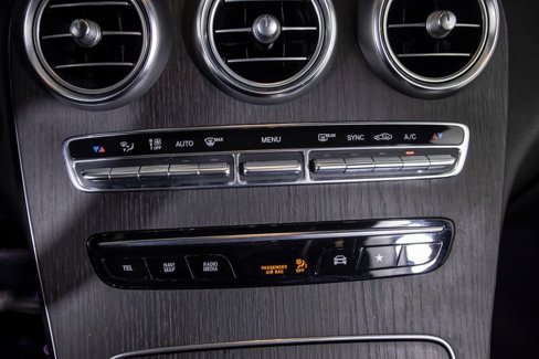 Used 2020 Mercedes-Benz GLC 300 4MATIC image 24