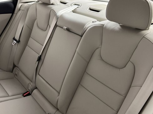 Certified 2024 Volvo S60 B5 Plus image 24