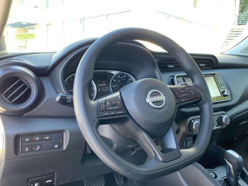 Used 2024 Nissan Kicks S image 32