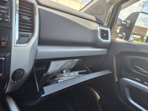 Used 2017 Nissan Titan PRO-4X image 31