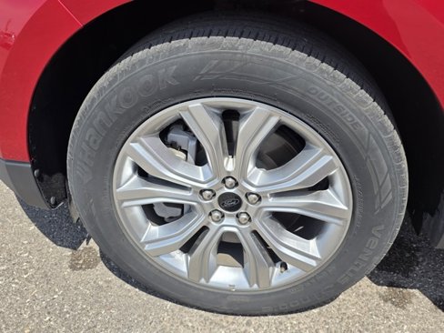 Used 2024 Ford Edge Titanium image 34