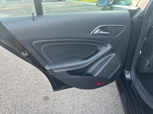 Used 2018 Mercedes-Benz CLA 250 4MATIC image 11