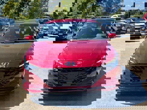 Used 2023 Hyundai Elantra SEL w/ Convenience Package image 2