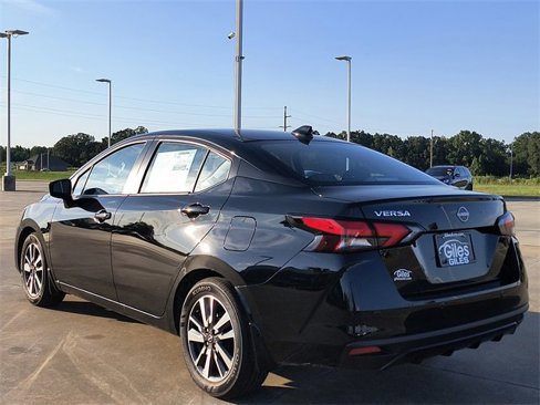 New 2025 Nissan Versa SV image 3